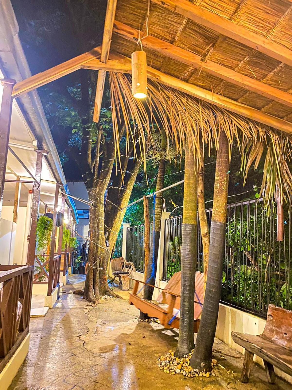 Aquaholik Traveler'S Lodge Эль-Нидо Экстерьер фото