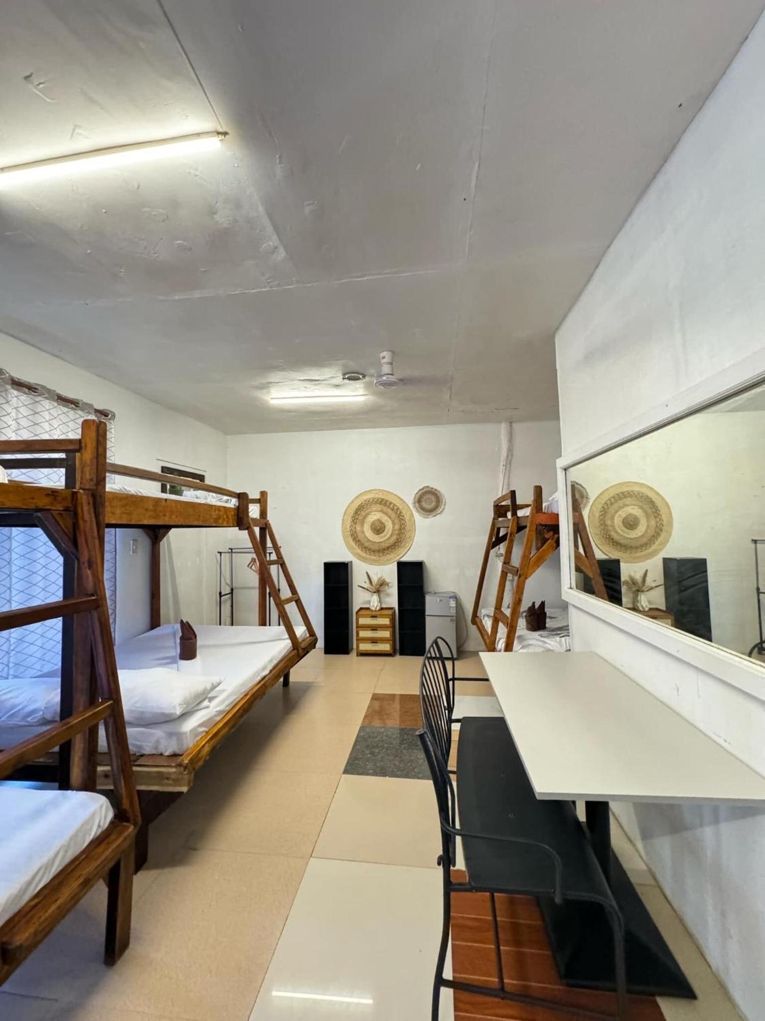 Aquaholik Traveler'S Lodge Эль-Нидо Экстерьер фото