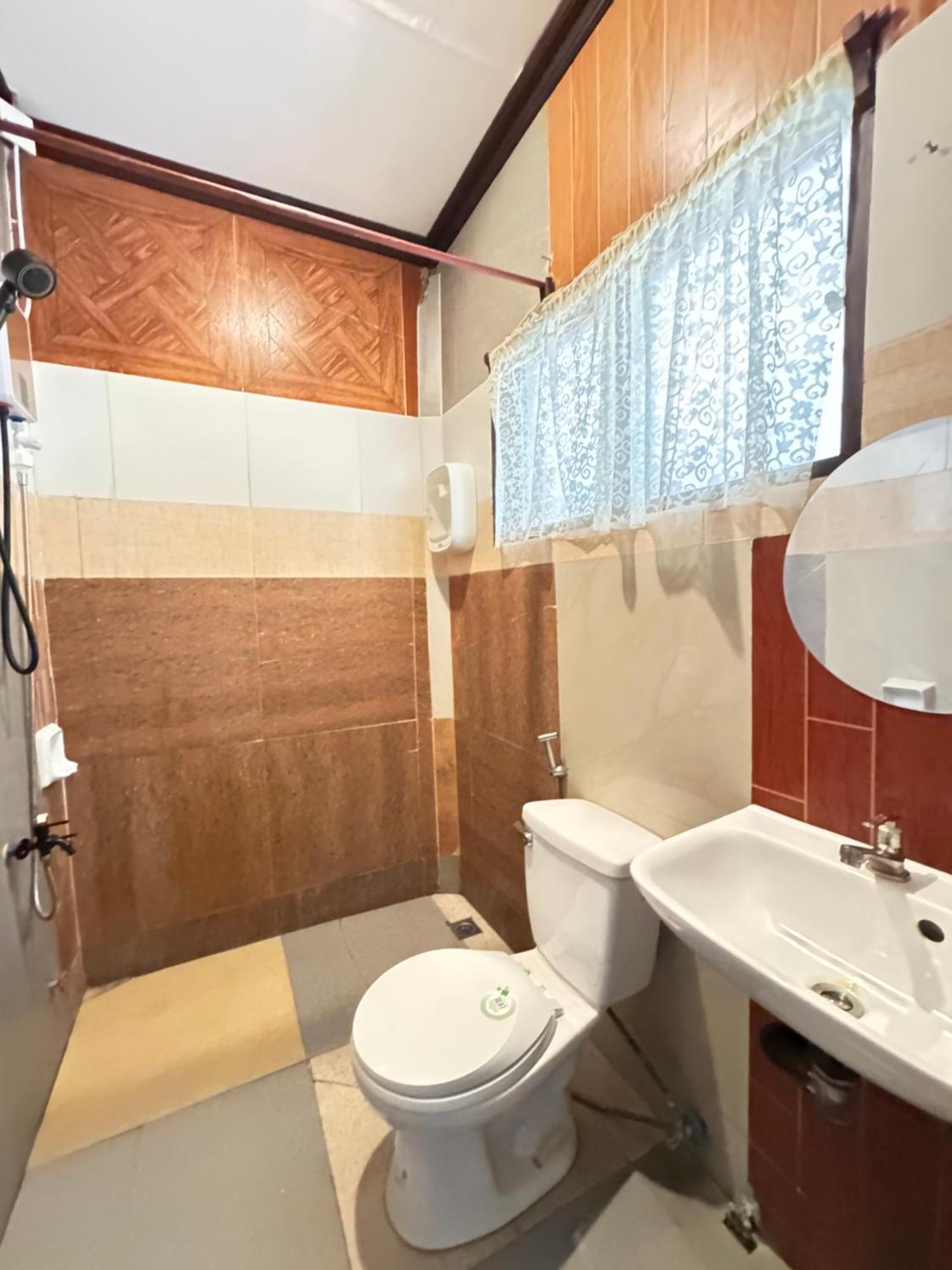 Aquaholik Traveler'S Lodge Эль-Нидо Экстерьер фото