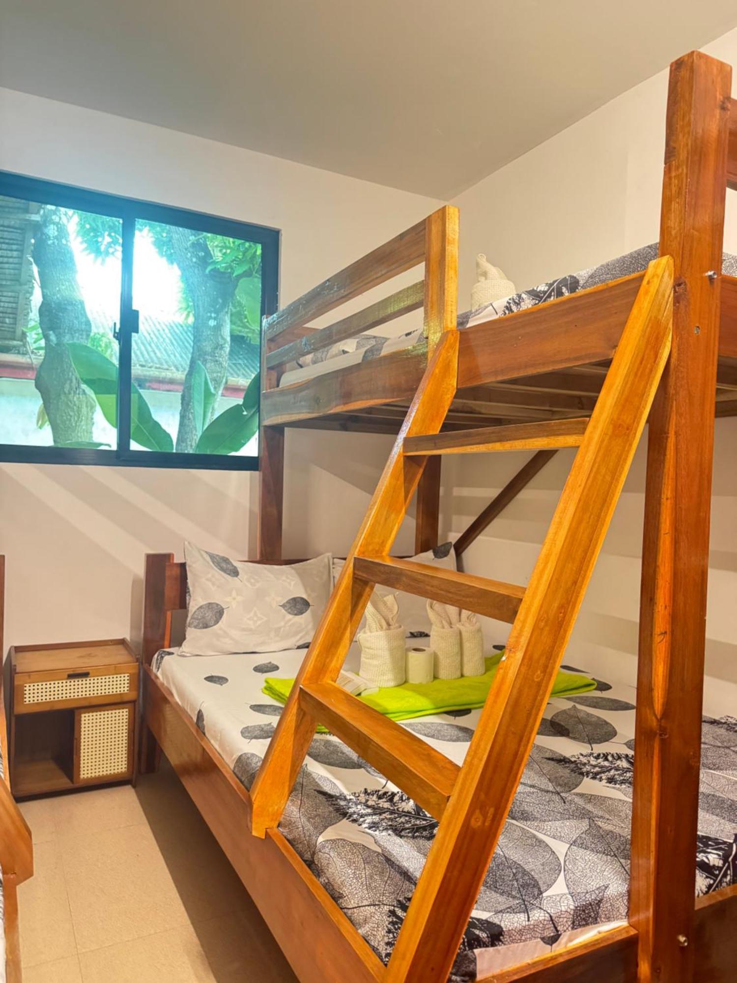 Aquaholik Traveler'S Lodge Эль-Нидо Экстерьер фото