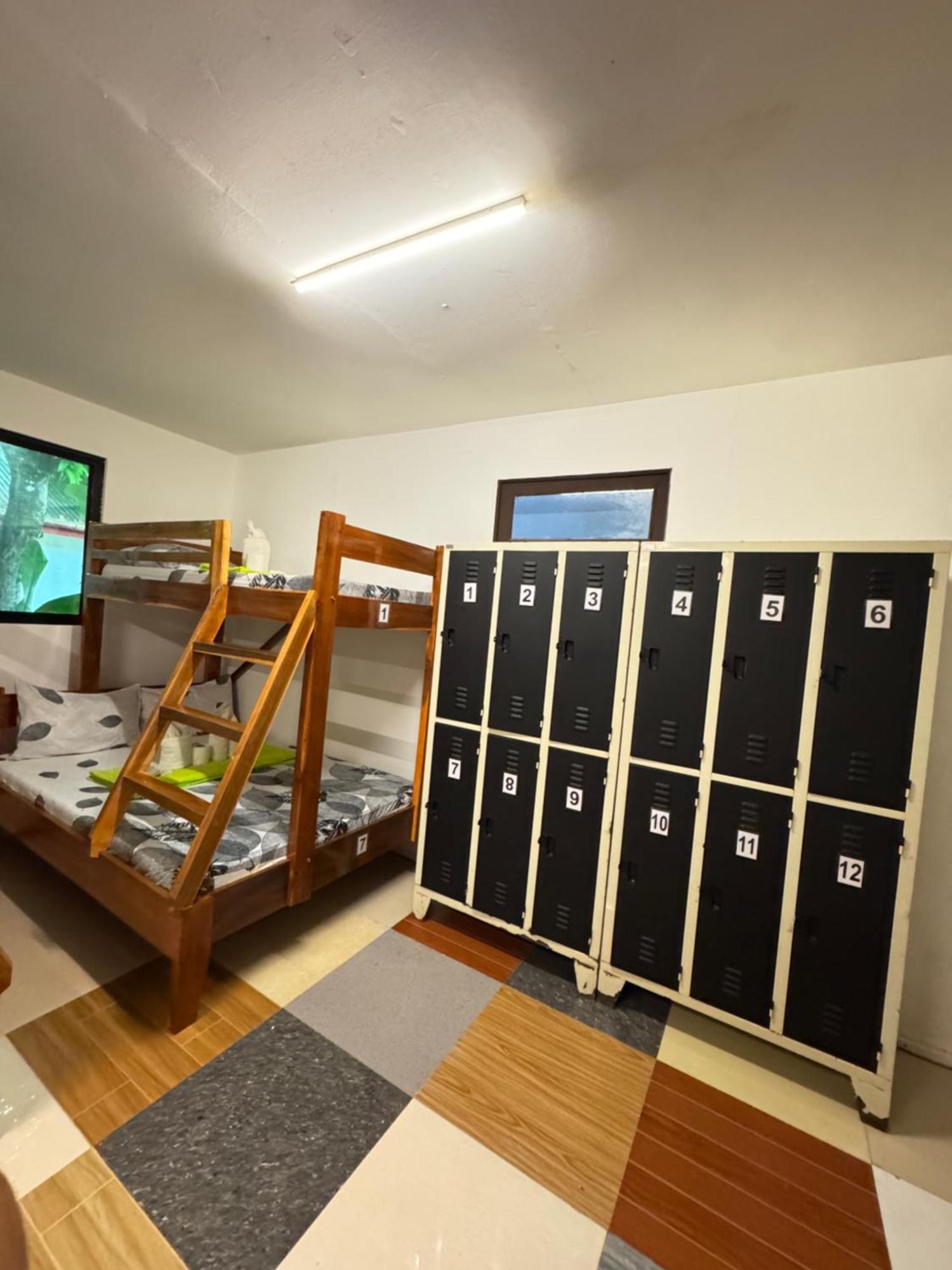 Aquaholik Traveler'S Lodge Эль-Нидо Экстерьер фото