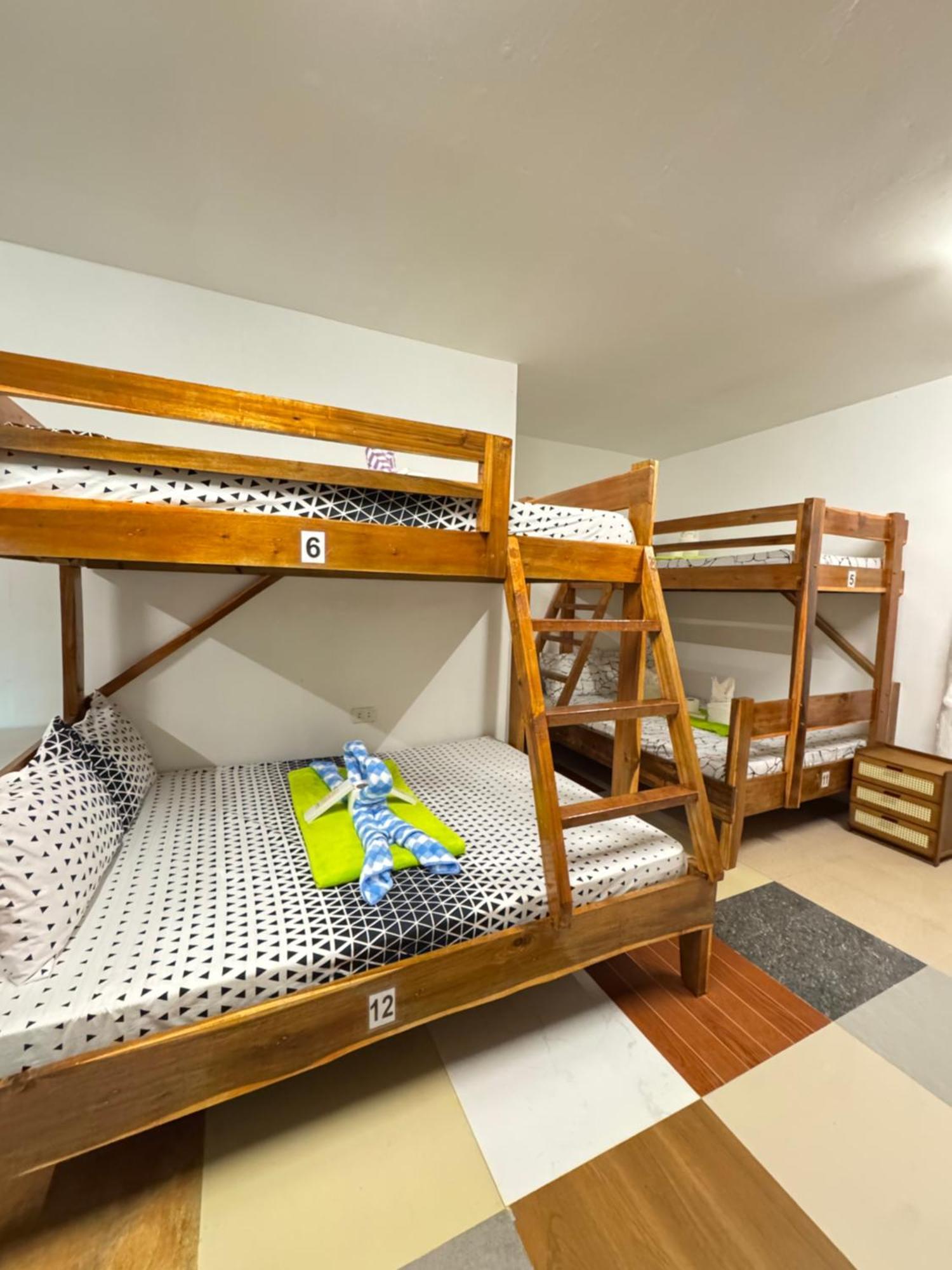 Aquaholik Traveler'S Lodge Эль-Нидо Экстерьер фото